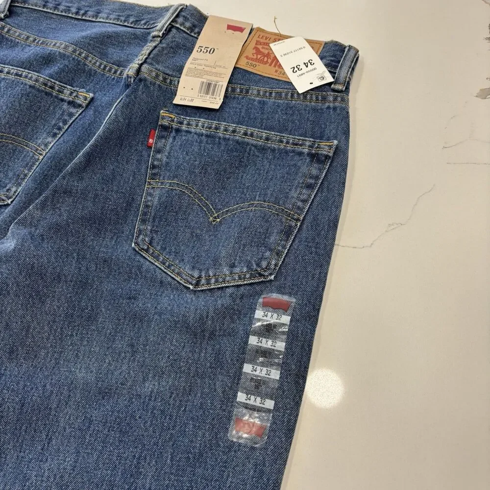 Levis Jeans Mens Size 34x32 550 Relaxed Fit NWT Medium Wash Blue Denim - Picture 3 of 5